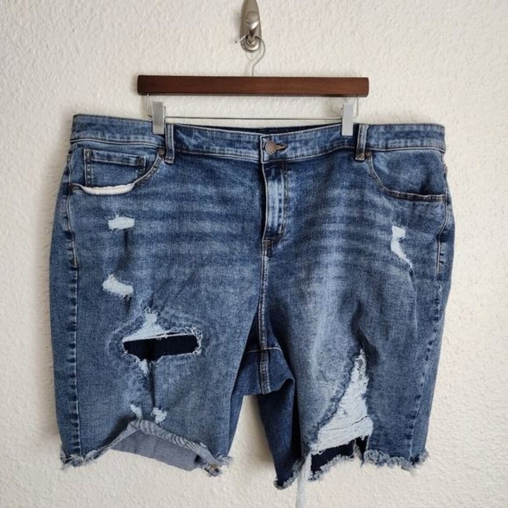 Lane Bryant Mid-Rise Boyfriend Bermuda Denim Shorts Women's Plus Size 24